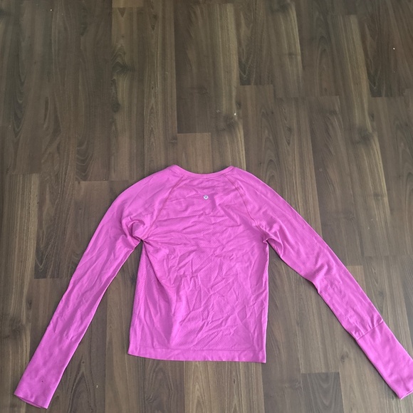 Long sleeved Lululemon Swiftly tech - Picture 2 of 2